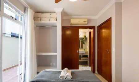 Apt with Balcony and BBQ 30m from the Sea Rdm0101 Отели в г. Itapema