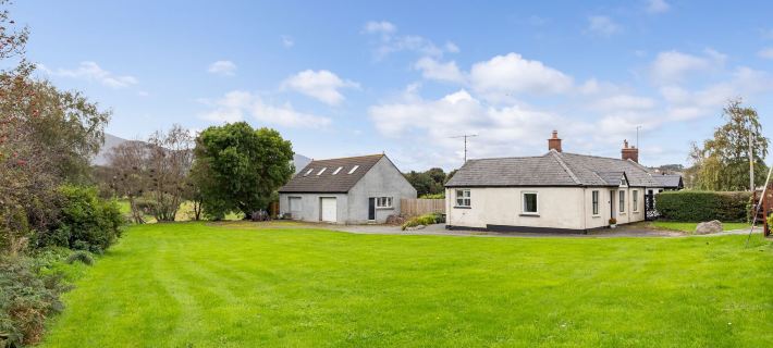 Ballyginny Cottage Hotels in Newcastle