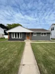 Stunning and Completely Remodeled Ranch Home! Walk to Downtown & Marina!