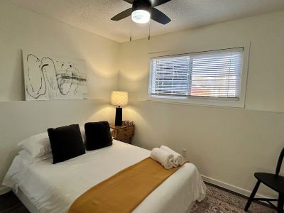 Beautiful Modern Two Bedroom Apartment