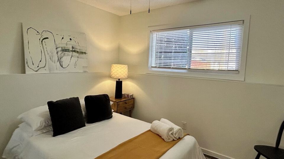 Beautiful Modern Two Bedroom Apartment
