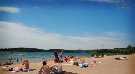 Cozy Cabin Close Branson Fun/Area Lakes~ Great Enclosed Patio~ Pet Friendly