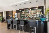 Executive Residency by Best Western Calgary City View North - bar