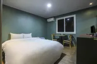 Seongnam Highnoon Hotels in Seongnam-si