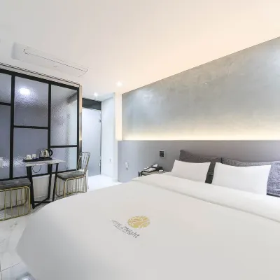 Two Nights Business Hotel Hoteles cerca de Jeonju Station