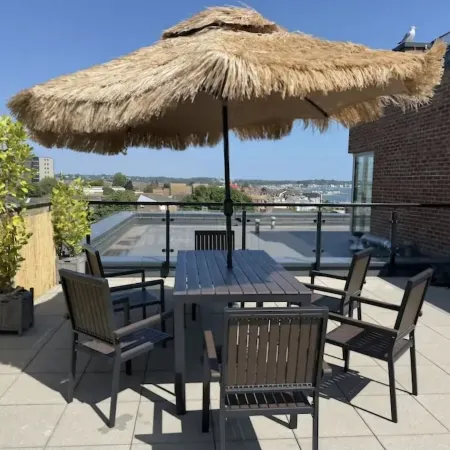 Stylish apartment on the Poole Quay-free parking 2 mins away