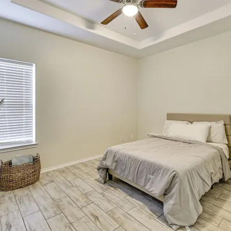 2 Mi to DHR Health: Commuter-friendly Pharr Apt Hotels in Pharr