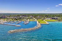 Downtown Traverse City Condo 32 Mi to Ski Slopes! - Pet friendly
