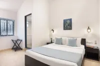8fold by Larisa, Siolim