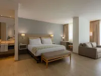 Courtyard by Marriott Santa Marta Resort
