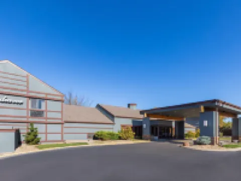 エンデボー  イン & スイーツ トレードマーク コレクション バイ ウィンダム トピーカのホテル