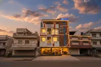 FabHotel Raghumani Palace