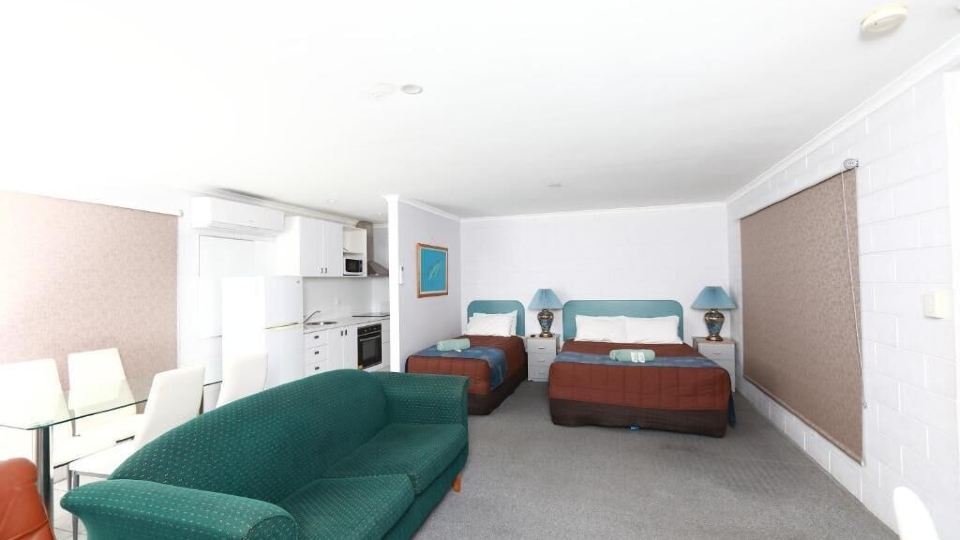 Albatross Motor Inn