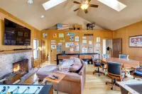 Spacious and Secluded Madison Home Near Dtwn! - Spa