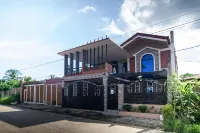 RedDoorz @ R2K Pension House Hotels in 