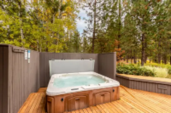 Gourmet Kitchen and Private Hot Tub - Stunning Family Retreat