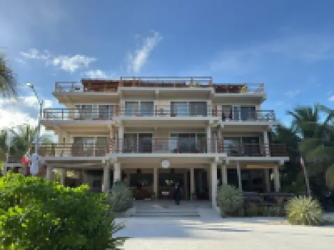 Noah Beach Hotel & Suites