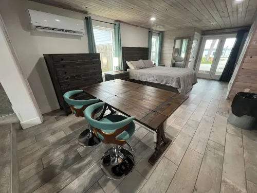 Waterfront Suite, Dogs Are Cool! No Pet Fee!