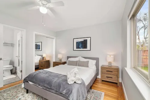 Marbella Lane Impeccable 3BR Delightful Escape - Homestays