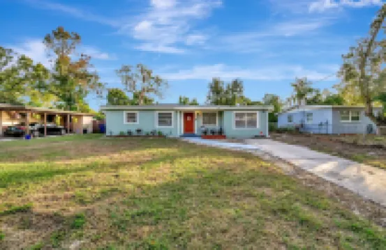 Sleeps 8 Near Busch Gardens With BBQ and Fenced Yard