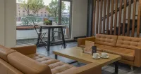 Dockside飯店公寓，貝斯特韋斯特品質精選 - 停車場