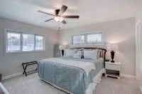 Beachside Snowbird Escape With Fenced Yard & Washer/dryer - Walk to Beach Access - واي فاي