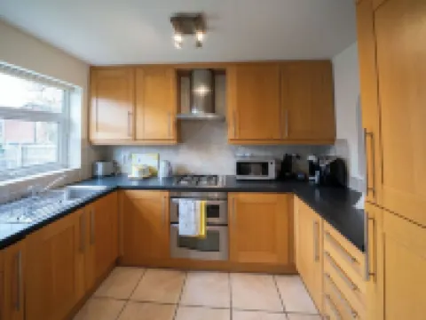Spacious 3 Bedroom Home in Westhoughton Hotels in Bolton
