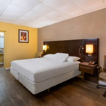 Econo Lodge Gretna - New Orleans Hotels near Behrman Memorial Park
