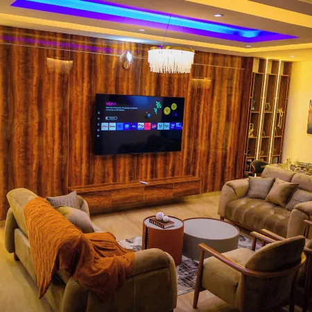 Crown Exquisite  Apartments