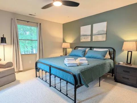 Lake Days Getaway - Lakeside Family Escape Near Hillsborough