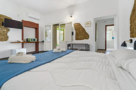 ลักซาร์ สวีทส์ แอนด์ อพาร์ตเมนต์ โรงแรมใน