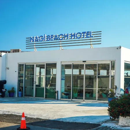 Nagi Beach Hotel Отели рядом с достопримечательностью «Пляж Гумбет»