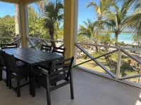 Renovated 2Br on Coco Bay, Starlink, AC & Sea Turtles