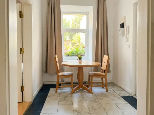 Central & Simple 1Br Apartment with Wifi - Condos