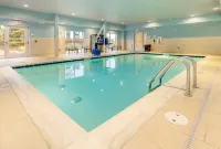 Holiday Inn Express & Suites MEDFORD by IHG - Pool