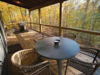 The Treetop Retreat Family Getaway in Scenic Hocking Hills Hotels in Hocking County
