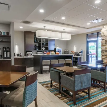 Hawthorn Suites by Wyndham Wheeling at the Highlands