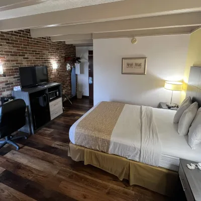 Travelodge by Wyndham Wytheville Hotels near Rural King