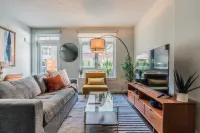 2BR TH | Gym, Balcony | Bellevue Parkside M