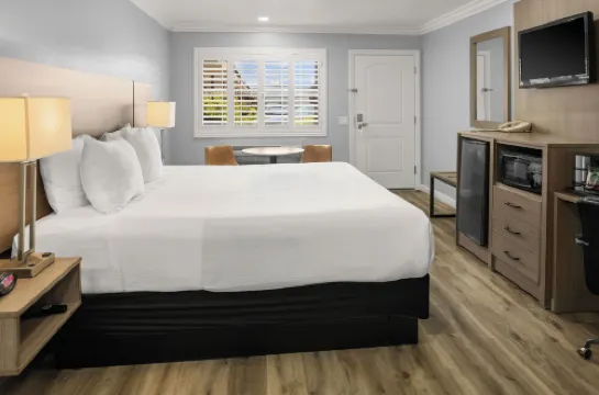 ローン オーク ロッジ