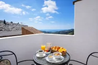 Charming 3-Bedroom Apartment in Scenic Frigiliana - マウンテンビュー