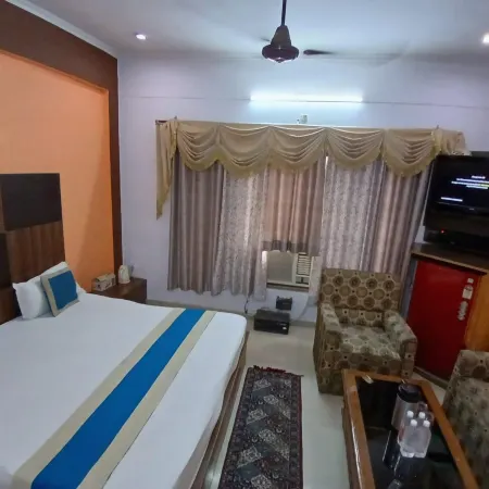 Mansarover Hotel & Banquets