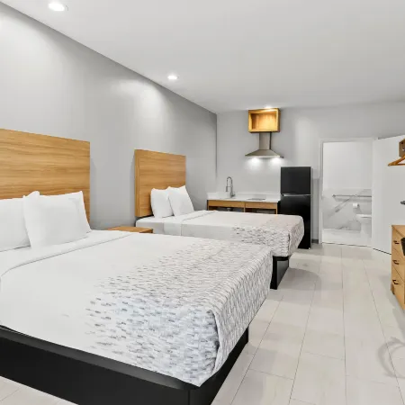Americas Best Value Inn & Suites Tomball Grand Parkway