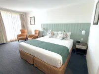 Bathurst Motor Inn - balcony