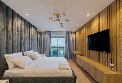 Four Tower Hotel And Suites Hotels in 