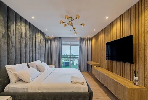 Four Tower Hotel And Suites