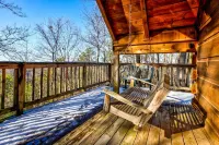 Cute Studio Cabin! Views! Private. Hot Tub. Relax!