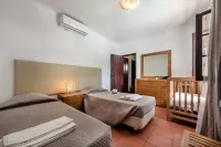 Perfect Retreat Overlooking Pinhal Golf Course, Private Pool, Off-Street Parking