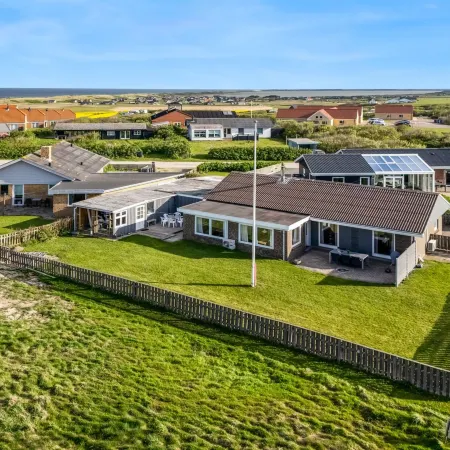"Mads" - 400m from the Sea