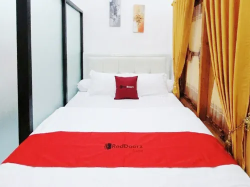 RedDoorz at Jati Mas Alun Alun Bojonegoro